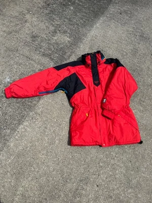 Лыжная куртка Helly Hansen 90-е. Размер средний. Мужские. Красный, желтый, синий.  - Изображение 1 из 4