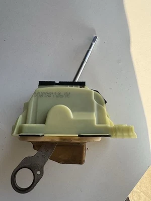 03-09 MERCEDES W211 E350 E500 FLOOR GEAR SELECTOR SHIFTER 2112674624 OEM - Image 1 of 4