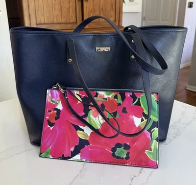 Trina Turk 托特包带匹配手拿包腕带海军蓝 Fuschia 花卉 — 第 1/4 张图片