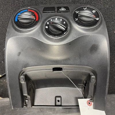 2010 2011 Kia Rio Heat only Temperature Climate Control & Bezel - Image 1 of 4