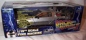 Diamond Select 1-15 Scale Light & Sound Delorean Back To The Future Part II New - Picture 1 of 4