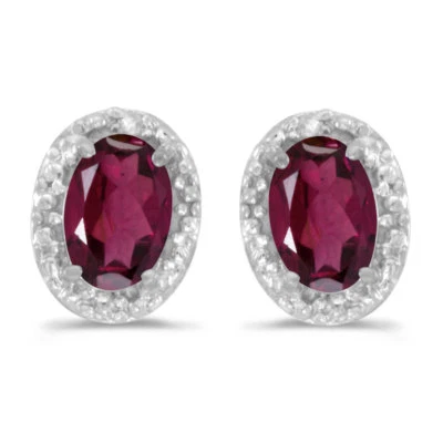 Pendientes de diamantes y granate rodolita ovalados de oro blanco de 10k Foto 1 de 3