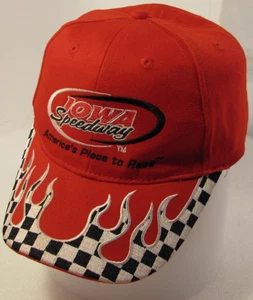 Cappello Iowa Speedway Unisex Rosso Regolabile Bandiera a Scacchi Corsa Fiamme Cappellino Cotone - Foto 1 di 11