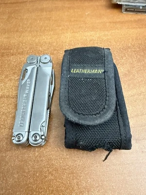 Leatherman Wave  Multi-Tool - Stainless Great shape with sleeve - Image 1 of 3