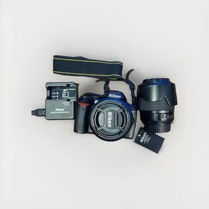 Nikon D40 Digital SLR Camera with 35mm & 55-200 Zoom Lens - Picture 1 of 5