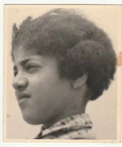 PALESTINE, A GIRL, ABOUT 1940, A REAL PHOTO.   - Picture 1 of 2