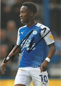 PETERBOROUGH: SIRIKI DEMBELE SIGNED 6x4 ACTION PHOTO+COA - Imagen 1 de 1