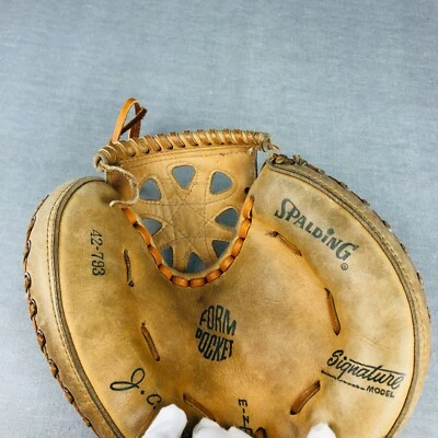 SPALDING 42-793 Catcher Mitt RHT Baseball J C Martin Chicago White Sox 60s Japan - Image 1 of 4