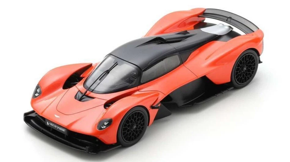 Modellino auto scala 1:18 Schuco ASTON MARTIN VALKYRIE 2021 modellismo statico - Immagine 1 di 1