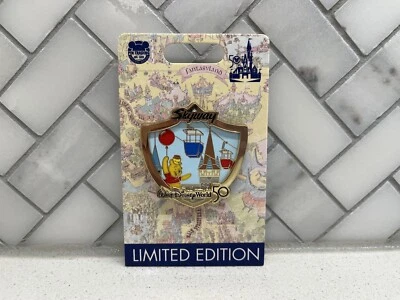 Prendedor WDW 50º Día Inaugural Atracciones Skyway Winnie the Pooh Disney LE 2000 Foto 1 de 2