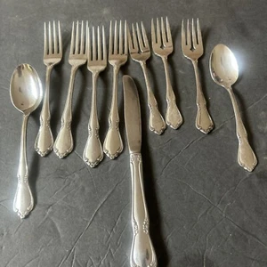 S.S.S. ONEIDA CELEBRITY LOT OF Forks, Spoons And Knife - Picture 1 of 3