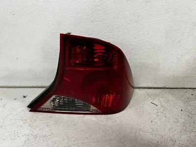 Ford Focus SDN 2002-2004 pasajero derecho luz trasera luz trasera oem  Foto 1 de 4