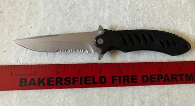 Navaja de bolsillo Remington vintage, en muy buen estado, negra/plateada. Foto 1 de 2