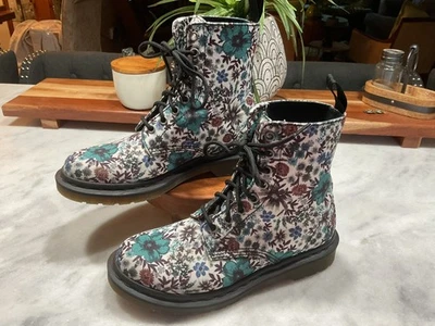 Dr. Martens Page Floral Boots Women's Size 7 - Image 1 of 4