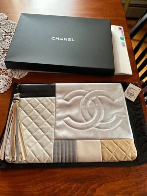 Bolso sin asas Chanel O Case C8631 acolchado grande multicolor gris A82373Y263 bolsa para el polvo/caja Foto 1 de 4