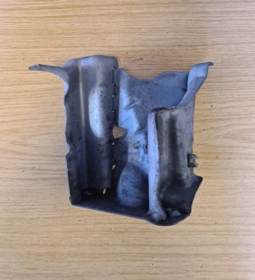 RENAULT CAPTUR MK1 1.0 PETROL 2015 LEFT SIDE ENGINE MOUNT BRACKET 208179916R — 第 1/4 张图片