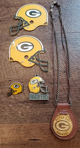 Green Bay Packers Souvenirs Lot Necklace Kay Chain Magnet Pin Cover