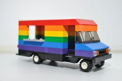 Camión de comida de hielo de afeitado hawaiano modelo juguete construido y compatible con ladrillos LEGO® Foto 1 de 3