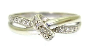 Anillo de oro blanco de 9 quilates Pretty Diamond Twist talla O ~ 7 1/4 - Imagen 1 de 8