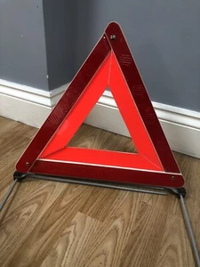 EMERGENCY BREAKDOWN WARNING TRIANGLE EUROPEAN ROAD HAZARD SAFETY RED EU STANDARD - Picture 1 of 2