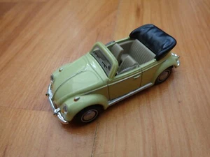 1/72 CARARAMA CLASSIC - VW VOLKSWAGEN BEETLE CREAM DIECAST MODEL CAR - Picture 1 of 1