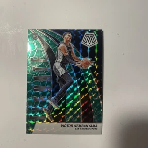 ✨ VICTOR WEMBANYAMA - 2023-24 Panini Mosaic Elevate Green RC #18 Spurs - Picture 1 of 2