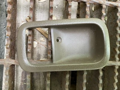 Toyota Land Cruiser 1990-1997 FZJ80 INTERIOR BRONCEADO MANIJA PUERTA EMBELLECEDOR BISEL IZQUIERDO Foto 1 de 2