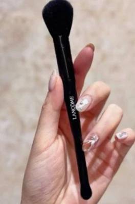 Rubor y sombra de ojos Lancôme-doble extremo para mejillas/contorno Foto 1 de 2