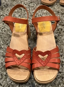 Sweedish Hasbeens Ladies Clog Heart Heel EU 40. 9.5 - Picture 1 of 11