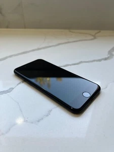 Apple iPhone SE 2020 - 64GB - Space Grey (Unlocked) - Excellent Condition - Picture 1 of 6
