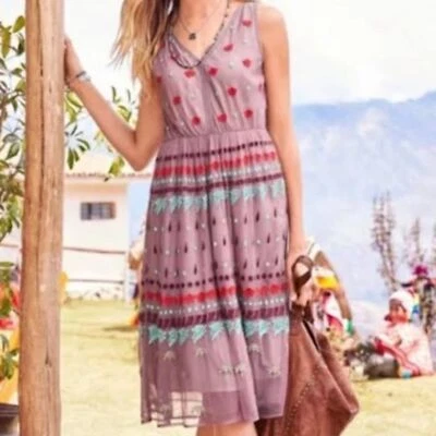 Vestido midi SUNDANCE púrpura rojo bordado floral superpuesto transparente cuello en V talla 4 Foto 1 de 4