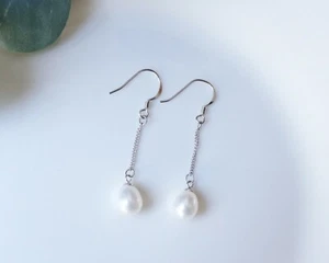 Dainty Pearl 925 Sterlingsilber, einfache winzige Träne Perlen Ohrringe - Bild 1 von 5