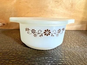Dynaware  PYR O REY Milk Glass Casserole Brown Daisy Flowers, with lid - Picture 1 of 7