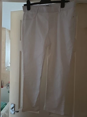 Dorothy Perkims Eden Jeggings Size 14 White Very Good Used Condition.  - Image 1 of 3