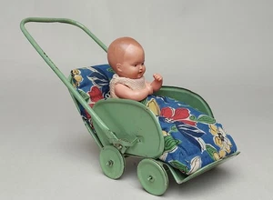 Kleiner Blech Puppen wagen karre Schildkröt Puppe Püppchen 12 1/2  13 1/2 alt - Bild 1 von 12