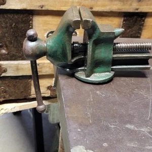 vintage / Antique blacksmith vise Bonnie or Bonnie style ? - Picture 1 of 22
