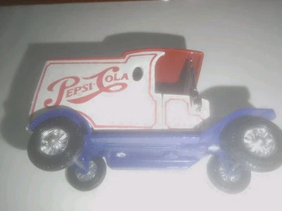 Modellino Ford  T 1912 Pepsi Cola  1:35 - Immagine 1 di 4