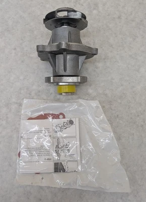 Bomba de agua del motor Carquest T1231 con junta/sellos incluidos Foto 1 de 4