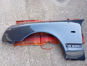 Smaragd - Schwarz Metallic 2 Lackierte Kotflügel vorne links und rechts Benz 110 - Bild 1 von 1