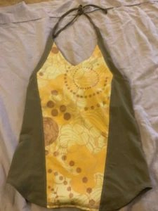 G4S GIRLS 4 SPORTS Small Halter Athletic top Built in Bra USA Waterwear Sun prot - Picture 1 of 5