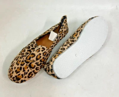 Zapatos sin cordones informales personalizados de lona color leopardo neutro para mujer Foto 1 de 3