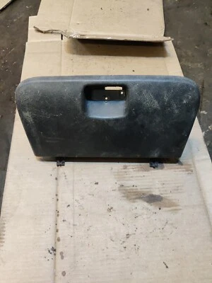 97-98 Geo Tracker, compartimento de guantera Suzuki Sidekick OEM Foto 1 de 4