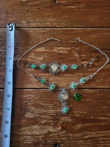 Set collana e bracciale pietre verdi filo ceco bellissimo LEGGI filo gioielli - Foto 1 di 1
