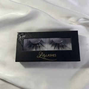 Lilly Lashes 3D Faux Mink Lashes - Miami - Photolash Technology Brand New In Box - Picture 1 of 3