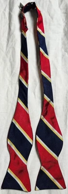 Pajarita de hombre Robert Talbott roja azul marino a rayas 100 % seda Foto 1 de 4