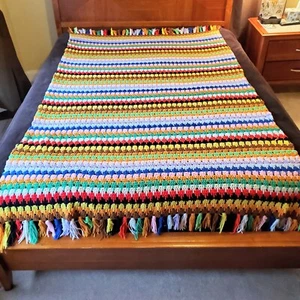 Vintage 70er Jahre handgehäkelte afghanische Decke Twin Tagesdecke Überwurf rot grün blau gelb  - Bild 1 von 8