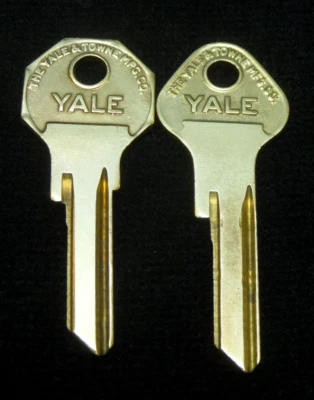 CHRYSLER PLYMOUTH DODGE DESOTO YALE logo KEY BLANK SET 1939-1951 MOPAR see notes - Image 1 of 4