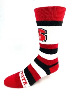 Calcetines cortos borrosos suaves a rayas profesionales North Carolina State Wolfpack para mujer - Imagen 1 de 2