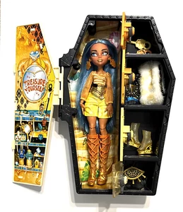 Monster High Doll, Cleo De Nile, Skulltimate Secrets: Fearidescent - Picture 1 of 17
