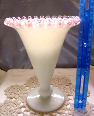 FENTON~8"LRG~FTD"VASE"ROSE(pink)CREST"VINTAGE GLASS~1940sMINT+PERF+A$4 SHP SP - Image 1 of 4